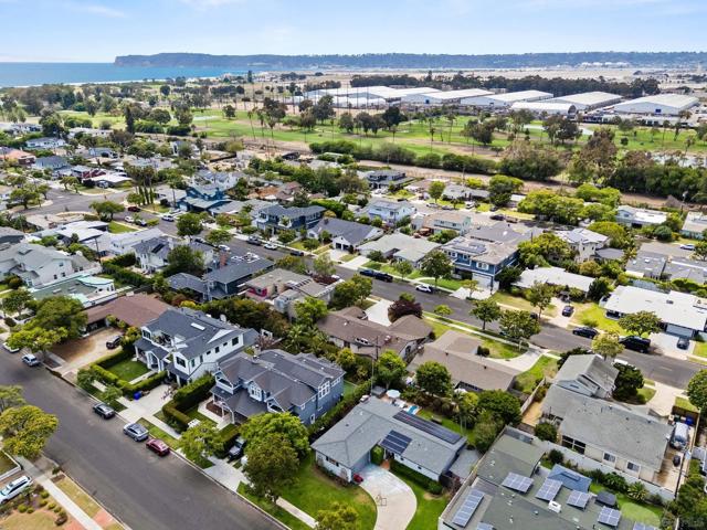 661 Balboa Avenue, Coronado CA: https://media.crmls.org/mediaz/8c3ee616-a81b-4ce1-976c-089af7ae63a8.jpg