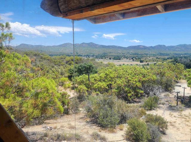 29650 Chihuahua Valley Rd, Warner Springs CA: https://media.crmls.org/mediaz/8c3eeceb-812c-4f50-8156-4384a7cdfc7d.jpg