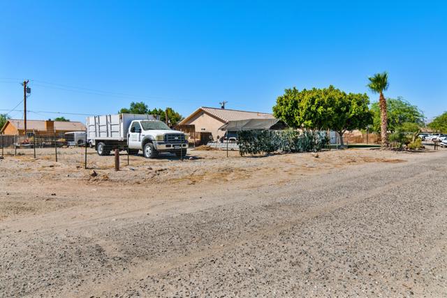 1239 Red Sea Avenue, Thermal CA: https://media.crmls.org/mediaz/8c3efd9c-320c-4de4-8cfd-d76b4c88d50b.jpg