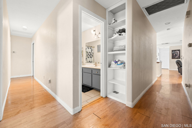 13367 Apple Blossom LN, Apple Valley CA: https://media.crmls.org/mediaz/8c3f5714-adfb-4531-a0cf-99ae6728132b.jpg