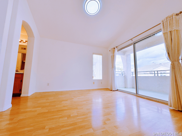 11892 Scripps Creek DR, San Diego CA: https://media.crmls.org/mediaz/8c3fe2d3-7771-421d-8bed-83844003ea68.jpg