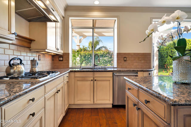 5177 Pesto Way, Oak Park CA: https://media.crmls.org/mediaz/8c405dc6-9f8b-479e-a895-b46102df1cb3.jpg