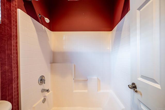 387 MELBOURNE GLN, Escondido CA: https://media.crmls.org/mediaz/8c406e25-b398-4c5b-aa07-02a377a9d22e.jpg