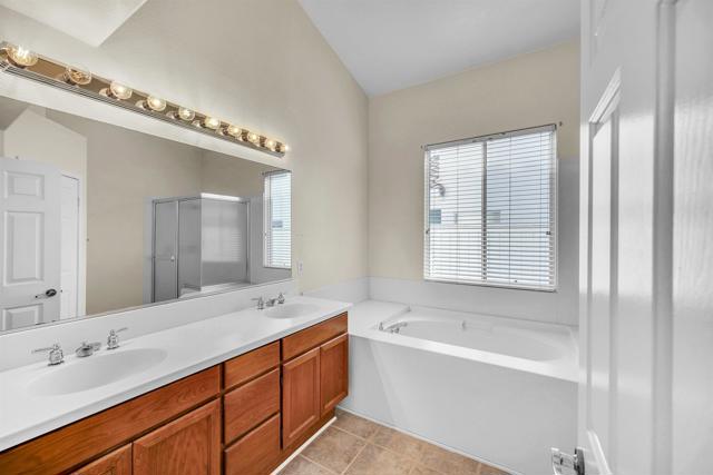 6017 Piros Way, Oceanside CA: https://media.crmls.org/mediaz/8c409767-8fa1-4798-99f5-a19812be73d2.jpg