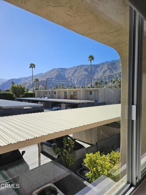 2166 N Indian Canyon Drive, Palm Springs CA: https://media.crmls.org/mediaz/8c416082-44a6-4996-8559-be7b5a8dcb21.jpg