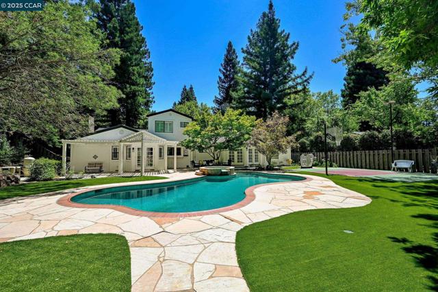 2145 Deer Oak Way, Danville CA: https://media.crmls.org/mediaz/8c416861-0ec1-42d2-a3a0-90840c929521.jpg