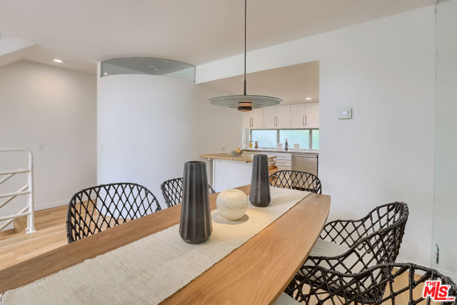 821 BAY Street, C5 photo 6