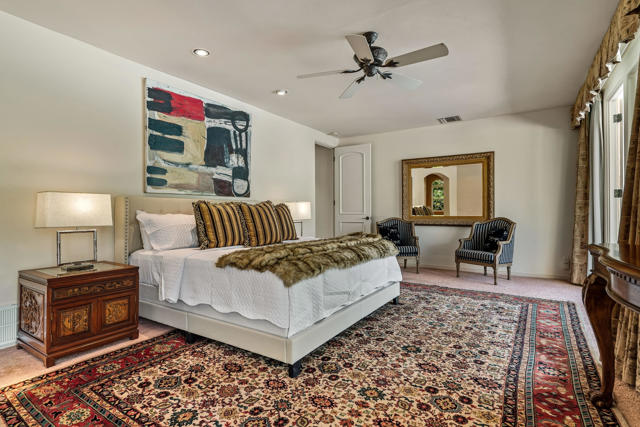 835 N Avenida Palmas, Palm Springs, CA 92262