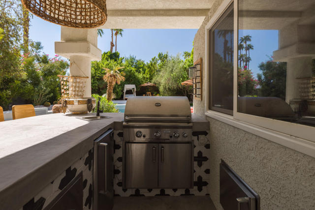 201 Augusta Drive, Palm Desert CA: https://media.crmls.org/mediaz/8c41b28b-4a76-4179-a679-9f1a2f9b5631.jpg