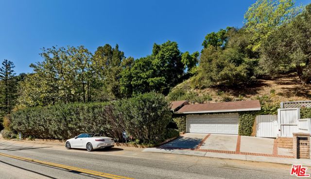 2519 HUTTON Drive photo 2