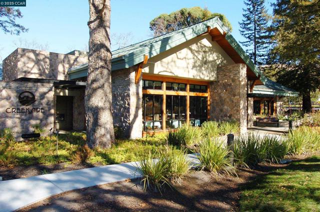 5910 Horsemans Canyon Dr, Walnut Creek CA: https://media.crmls.org/mediaz/8c42e4f0-4479-48e1-9595-cca8df905125.jpg