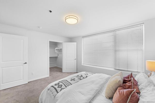 Image 17 of 38 For 924 Hornblend St 311