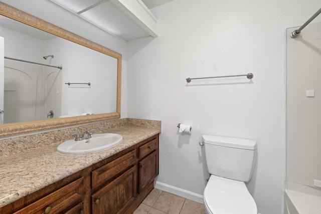 Detail Gallery Image 19 of 30 For 337 N Melrose Dr #E,  Vista,  CA 92083 - 2 Beds | 2 Baths
