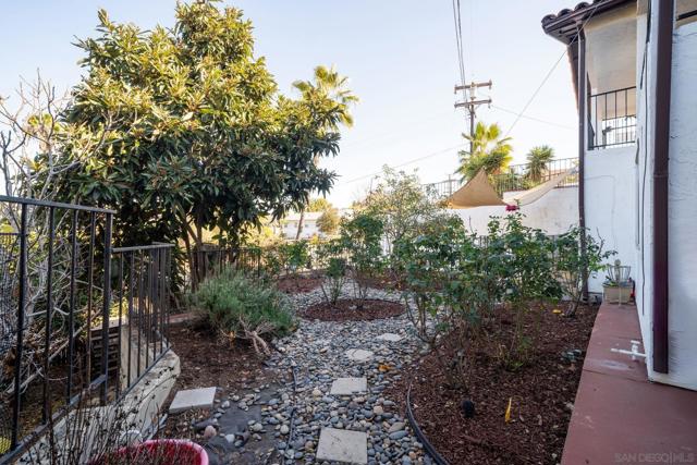 Image 41 of 62 For 4190 Merritt Blvd.