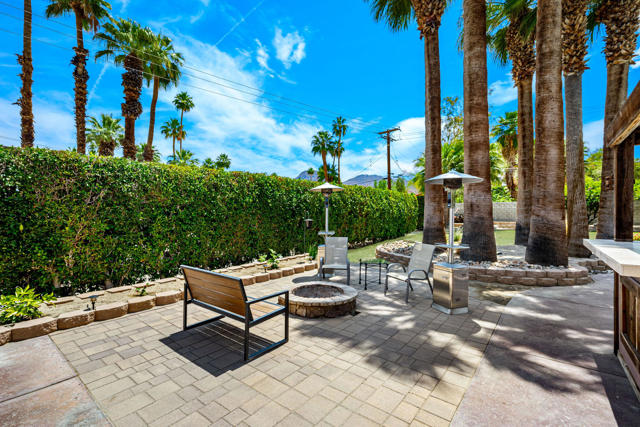74619 Fairway Drive, Palm Desert CA: https://media.crmls.org/mediaz/8c43f710-65b4-4fda-aa4f-2cf370aa6926.jpg