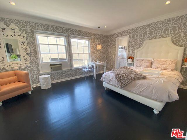 1724 El Cerrito Place, Los Angeles CA: https://media.crmls.org/mediaz/8c44535f-384f-49aa-90ff-4c42c5abbd07.jpg