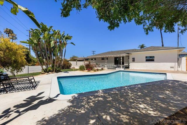 1967 Wedgemere Rd, El Cajon CA: https://media.crmls.org/mediaz/8c450fb0-7a68-4012-a32c-e1af54371de0.jpg