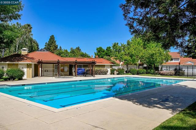 318 Marie Cmn, Livermore CA: https://media.crmls.org/mediaz/8c46153f-aab9-46f6-8edc-861f8fe06f4d.jpg