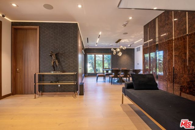 2717 Motor Avenue, Los Angeles CA: https://media.crmls.org/mediaz/8c4749fe-ce47-41a8-a4ff-ee5ecea04753.jpg