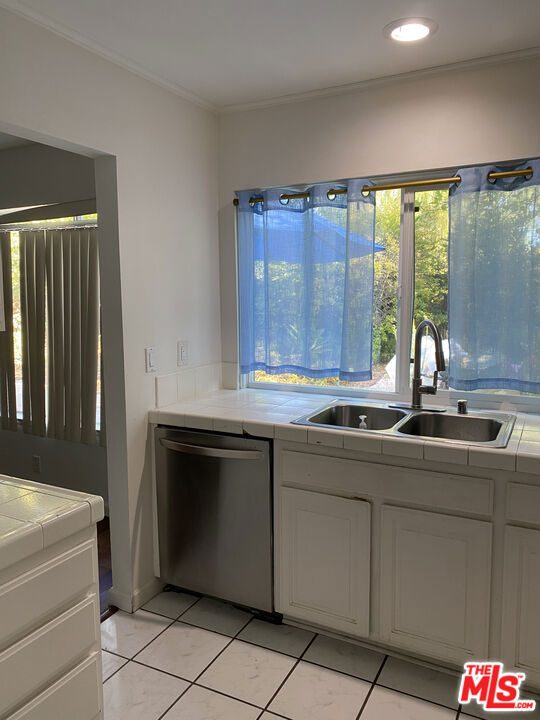 2252 Northpark Street, Thousand Oaks CA: https://media.crmls.org/mediaz/8c47b26a-46fd-4245-abf4-e64ed8b7082f.jpg