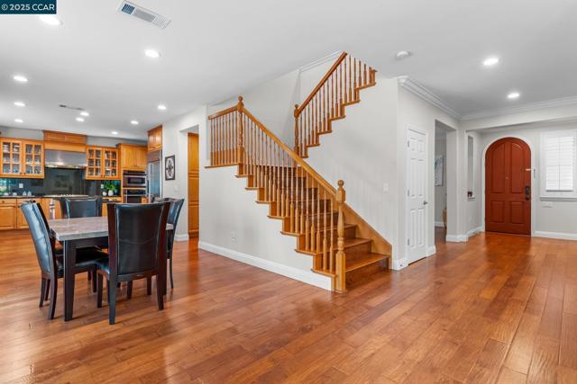 1656 Colchester St, Danville CA: https://media.crmls.org/mediaz/8c485f38-0745-4587-9378-4afd0e378506.jpg