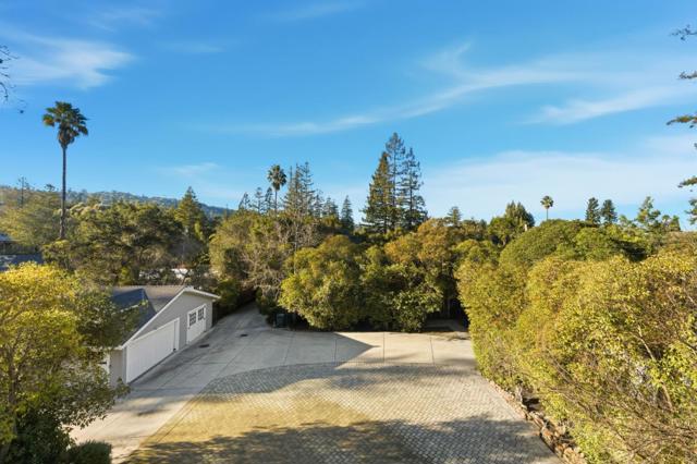 1353 Edgewood Road, Redwood City CA: https://media.crmls.org/mediaz/8c490af4-bb21-41c6-954f-32fc285caf36.jpg