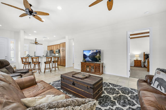 40752 Calle Guapo, Indio CA: https://media.crmls.org/mediaz/8c496f1e-1c92-4408-84ea-4db956086c48.jpg