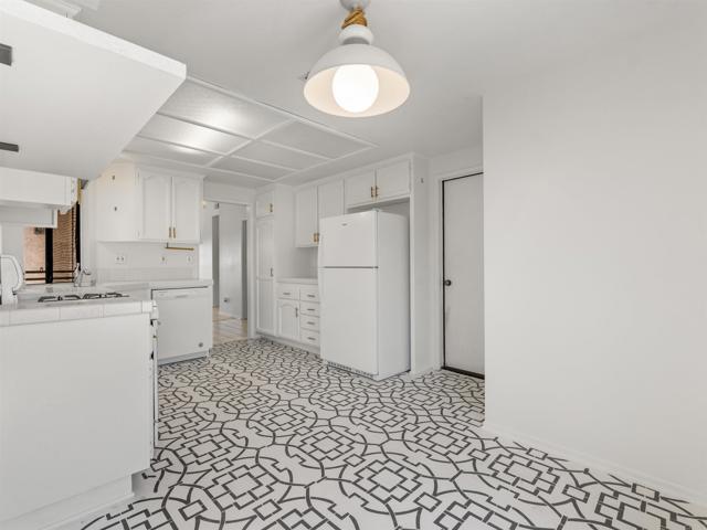 Detail Gallery Image 13 of 38 For 6923 Whitecap, Carlsbad,  CA 92011 - 3 Beds | 2 Baths