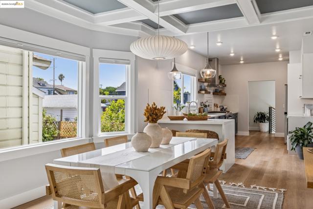 617 59th St, Oakland CA: https://media.crmls.org/mediaz/8c499a98-e042-4ac4-9a9f-47c37301225e.jpg