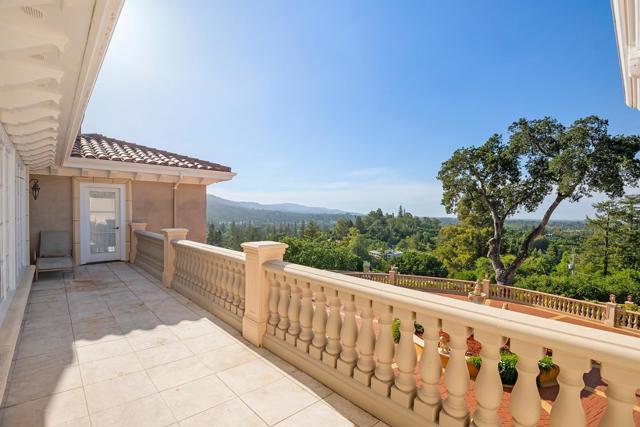 16840 Cypress Way, Los Gatos CA: https://media.crmls.org/mediaz/8c49c09f-7045-4aec-a578-162240c36c9f.jpg
