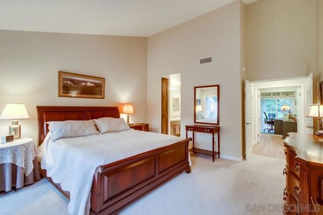 16657 Valle Verde Rd, Poway CA: https://media.crmls.org/mediaz/8c49d02d-bfc7-4c33-a217-413f349a445d.jpg