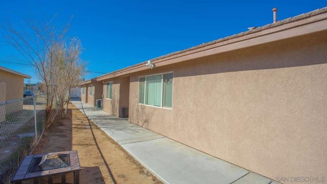 16475 Vine St, Hesperia, California 92345, ,Multi-Family,For Sale,Vine St,240025582SD