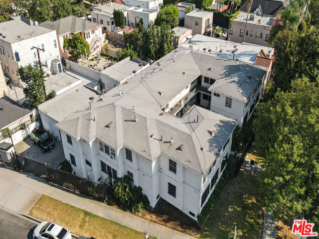1200 S Citrus Avenue, Los Angeles CA: https://media.crmls.org/mediaz/8c4a9845-2257-4a80-bcb2-396950a76878.jpg
