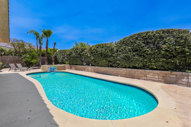 2450 Quincy Way, Palm Springs CA: https://media.crmls.org/mediaz/8c4afce6-a3d7-4282-8014-eb7be400561b.jpg