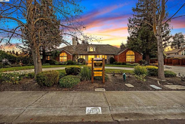 2215 Chardonnay Way, Livermore CA: https://media.crmls.org/mediaz/8c4b4b32-acae-4361-9687-8b52ed01069b.jpg