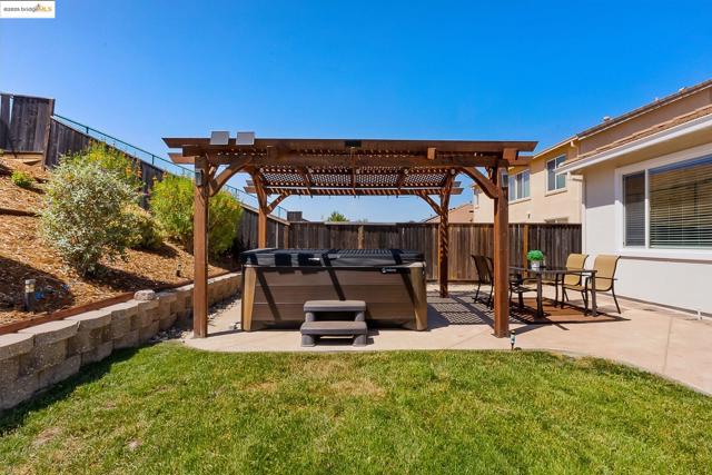 3680 Mallard Ct, Antioch CA: https://media.crmls.org/mediaz/8c4b7ef5-1dbd-4898-8d7b-7128b8ee9b1e.jpg