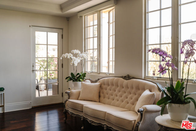 1835 Pandora Avenue, Los Angeles CA: https://media.crmls.org/mediaz/8c4c6dc5-d6b0-47df-95b4-397ffac9d8ff.jpg