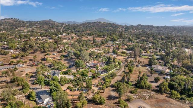 2103 Sunnyside Ave, El Cajon CA: https://media.crmls.org/mediaz/8c4c9a9b-71cb-47aa-9b43-a34671f54470.jpg