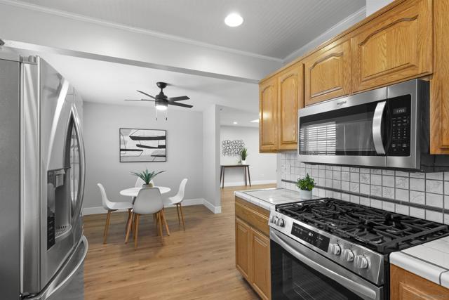 5273 Lewison Pl, San Diego CA: https://media.crmls.org/mediaz/8c4cc2e5-868e-43f7-8588-33a4be624201.jpg