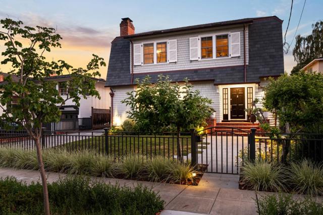827 Walnut Avenue, Burlingame CA: https://media.crmls.org/mediaz/8c4ce6f8-2f86-4746-86d2-50358e3661af.jpg