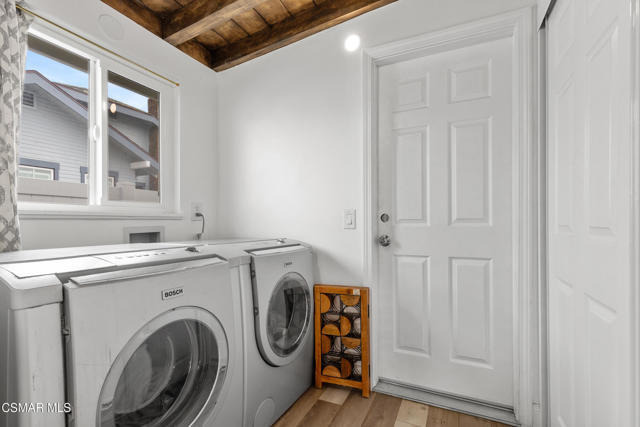 431 Palm Drive, Oxnard CA: https://media.crmls.org/mediaz/8c4d5874-ec55-43bb-895f-c894a35c5e82.jpg