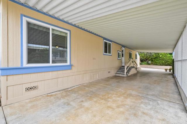 6496 Friendly Place, Carlsbad CA: https://media.crmls.org/mediaz/8c4db0c0-e8c4-4a77-affa-8629fef4ec92.jpg