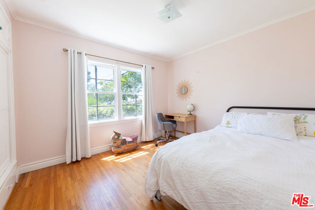 5454 Agnes Avenue, Valley Village CA: https://media.crmls.org/mediaz/8c4e74cf-2f6b-445b-a6ea-7fdf21d84405.jpg