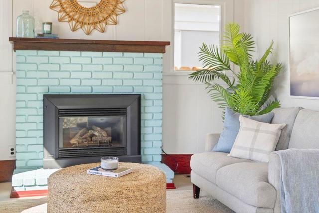 222 2nd Avenue, Santa Cruz CA: https://media.crmls.org/mediaz/8c4f67e6-9cf3-4175-b96e-14ce608b918d.jpg