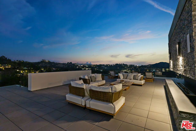 6 Bed Home for Sale in Beverly Hills, California