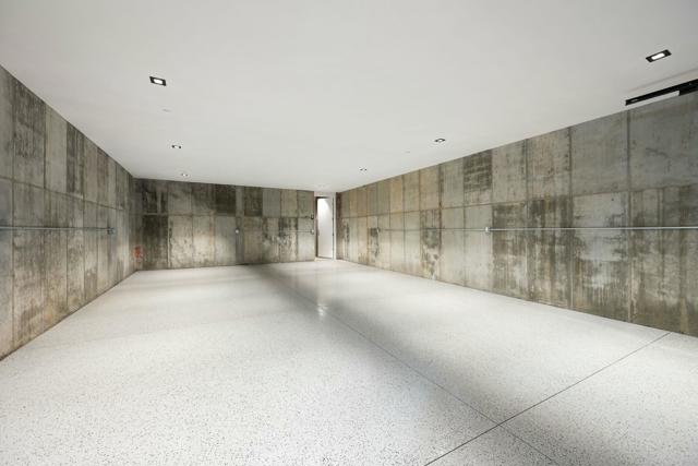 2085 Desert Flower Court, Palm Springs CA: https://media.crmls.org/mediaz/8c4f7b96-942e-46f4-8523-a4ace6c3d214.jpg