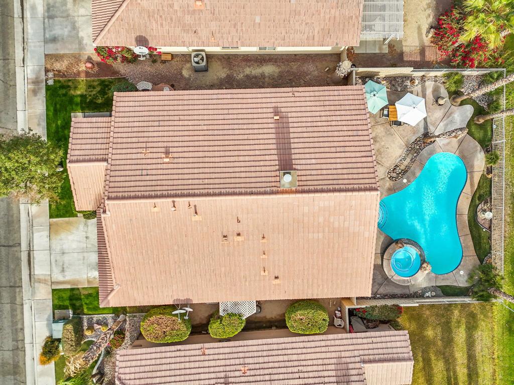 https://media.crmls.org/mediaz/8c4fd0c6-c843-41dd-b0a9-54d36fa4a845.jpg?preset=X-Large