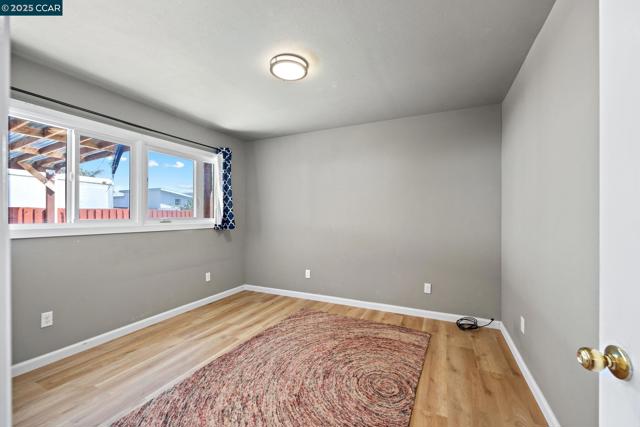 7447 Lockwood St, Oakland CA: https://media.crmls.org/mediaz/8c4ff986-d75f-4522-9171-4ce9fcd0bc48.jpg