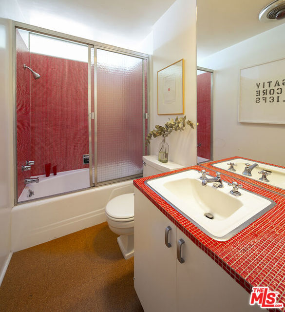 1531 N Tigertail Road, Los Angeles CA: https://media.crmls.org/mediaz/8c508582-ce3c-45bd-8f0b-e1542edeb3aa.jpg