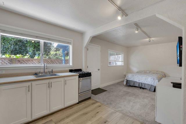 Image 18 of 63 For 61 Ocean Street